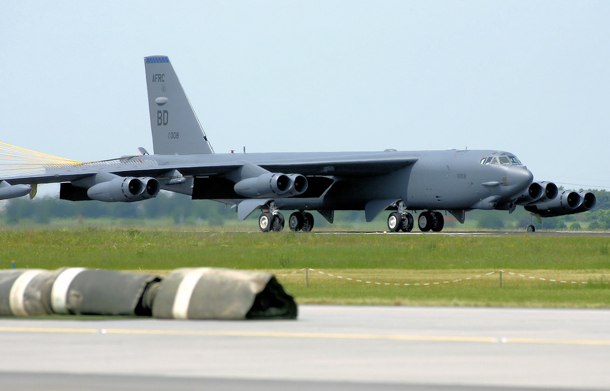 Boeing-B-52-Stratofortress - Landung