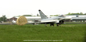 Eurofighter mit Bremsschirm