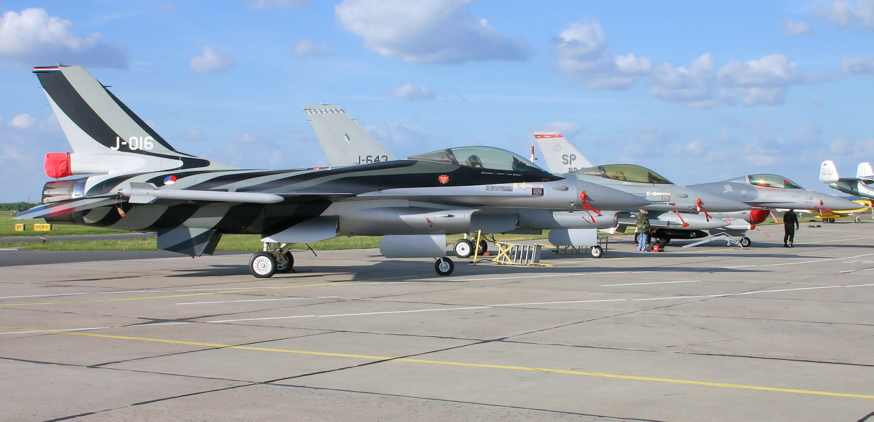 General Dynamics F-16 Fighting Falcon