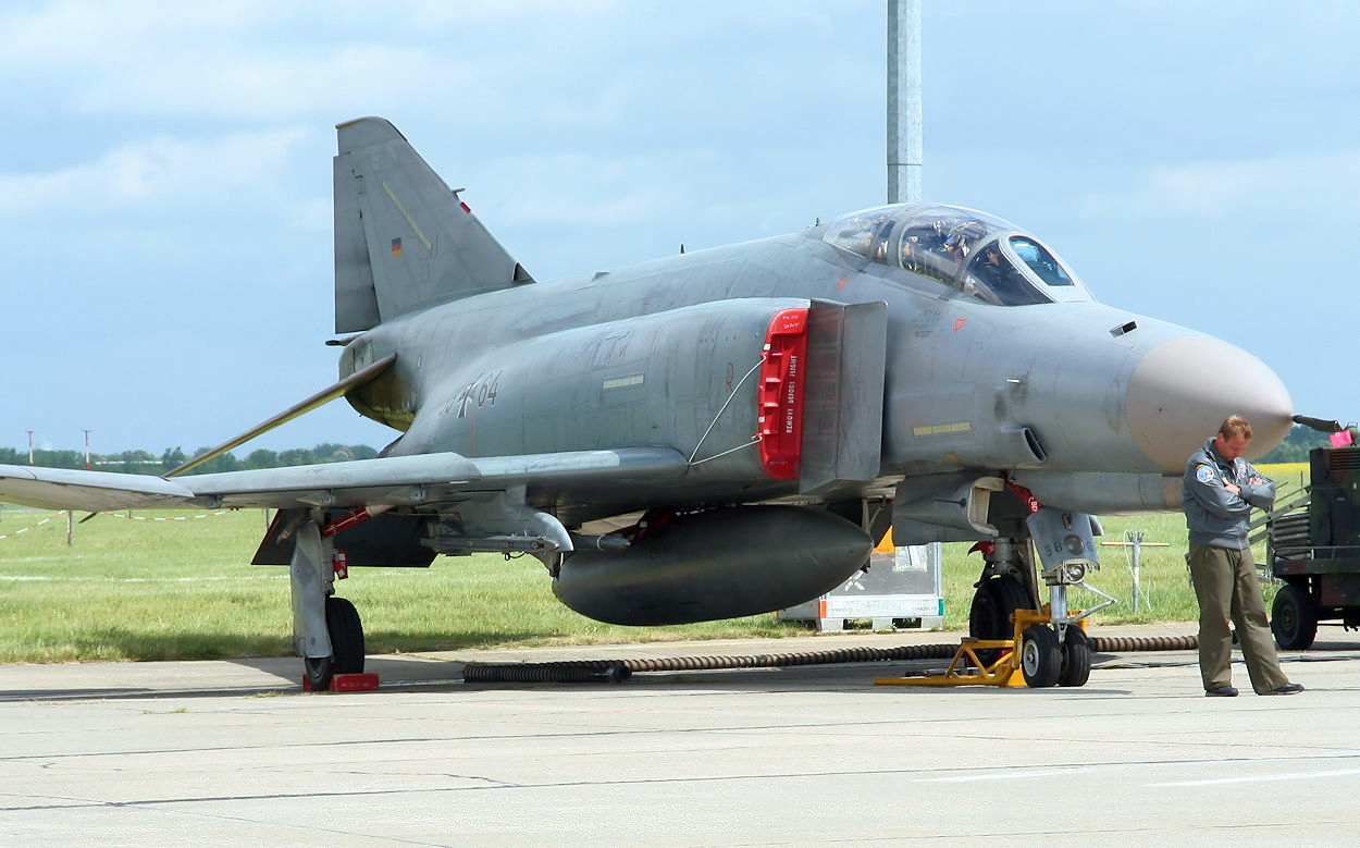 McDonnell Douglas F-4 Phantom II - Kampfflugzeug