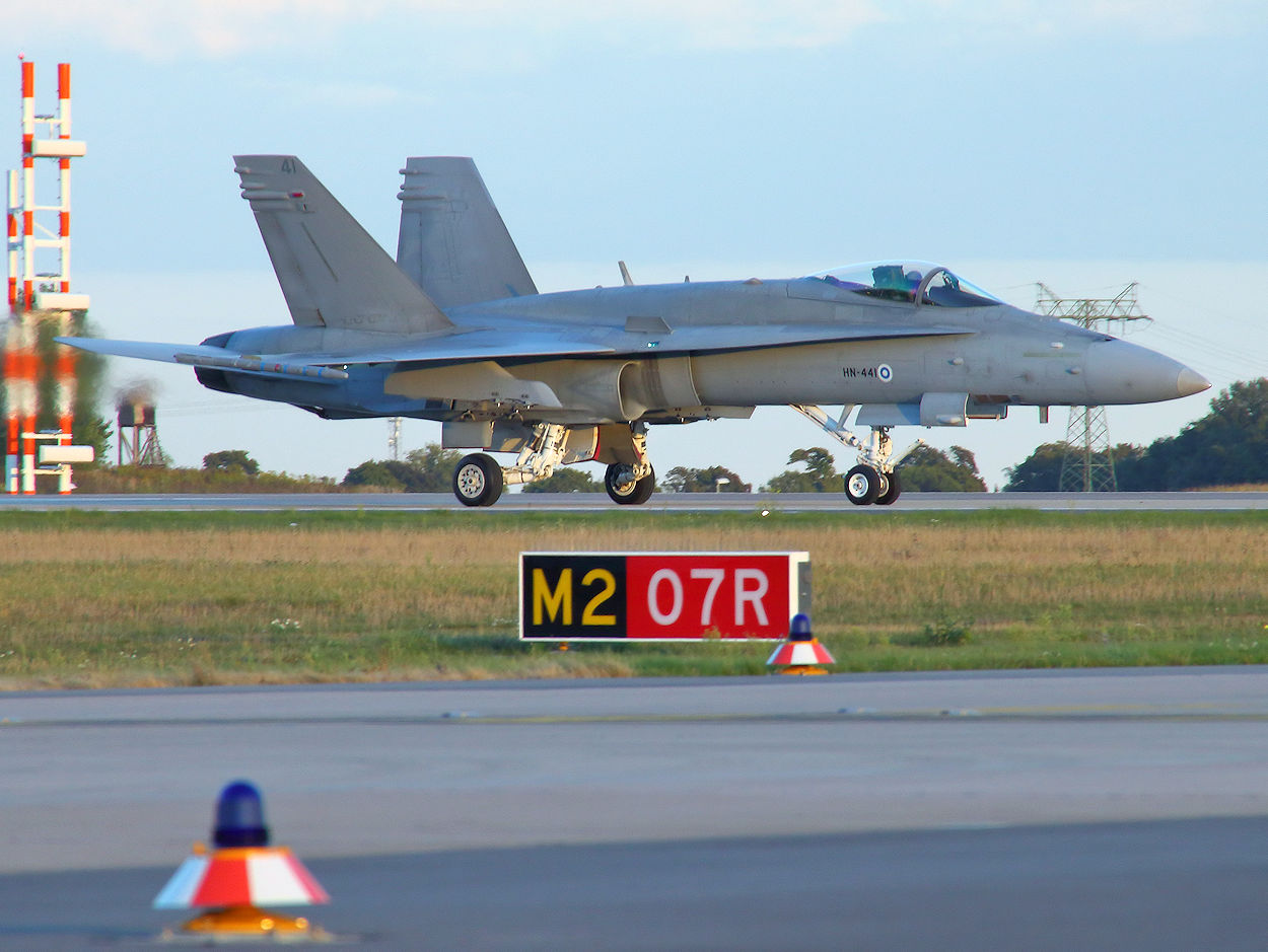 McDonnell Douglas F/A-18 Hornet - Mehrzweckkampfflugzeug der U.S. Air Force (seit 1997 Teil von Boeing)