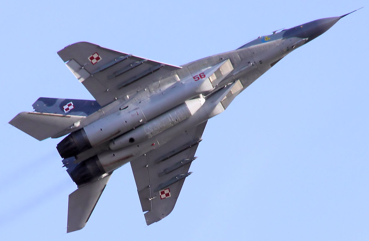 MiG-29 - Flug von unten