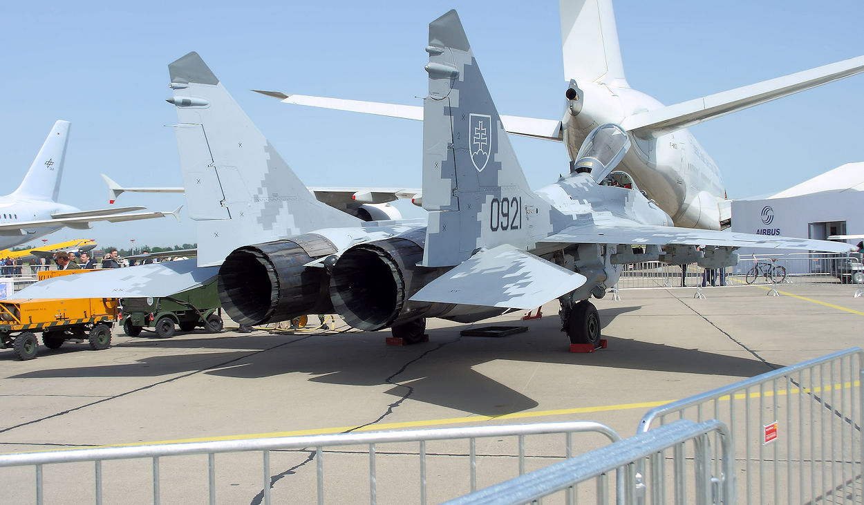 MiG-29 - Leitwerk des Kampfflugzeugs