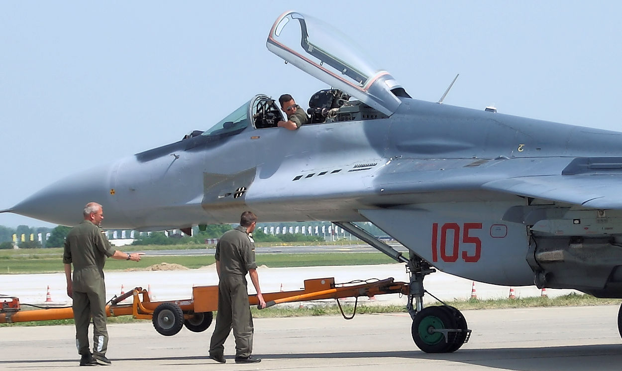 MiG-29 - Vorfeld der Luftfahrtaustellung ILA