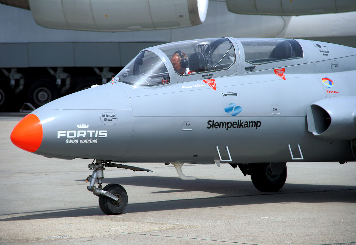 Aero L-29 Delfin - Pilot im Cockpit