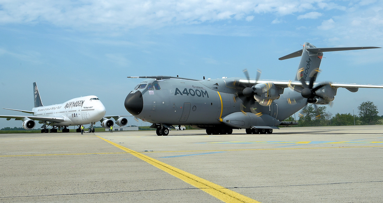 Airbus A400M - Iron Maiden Jumbojet