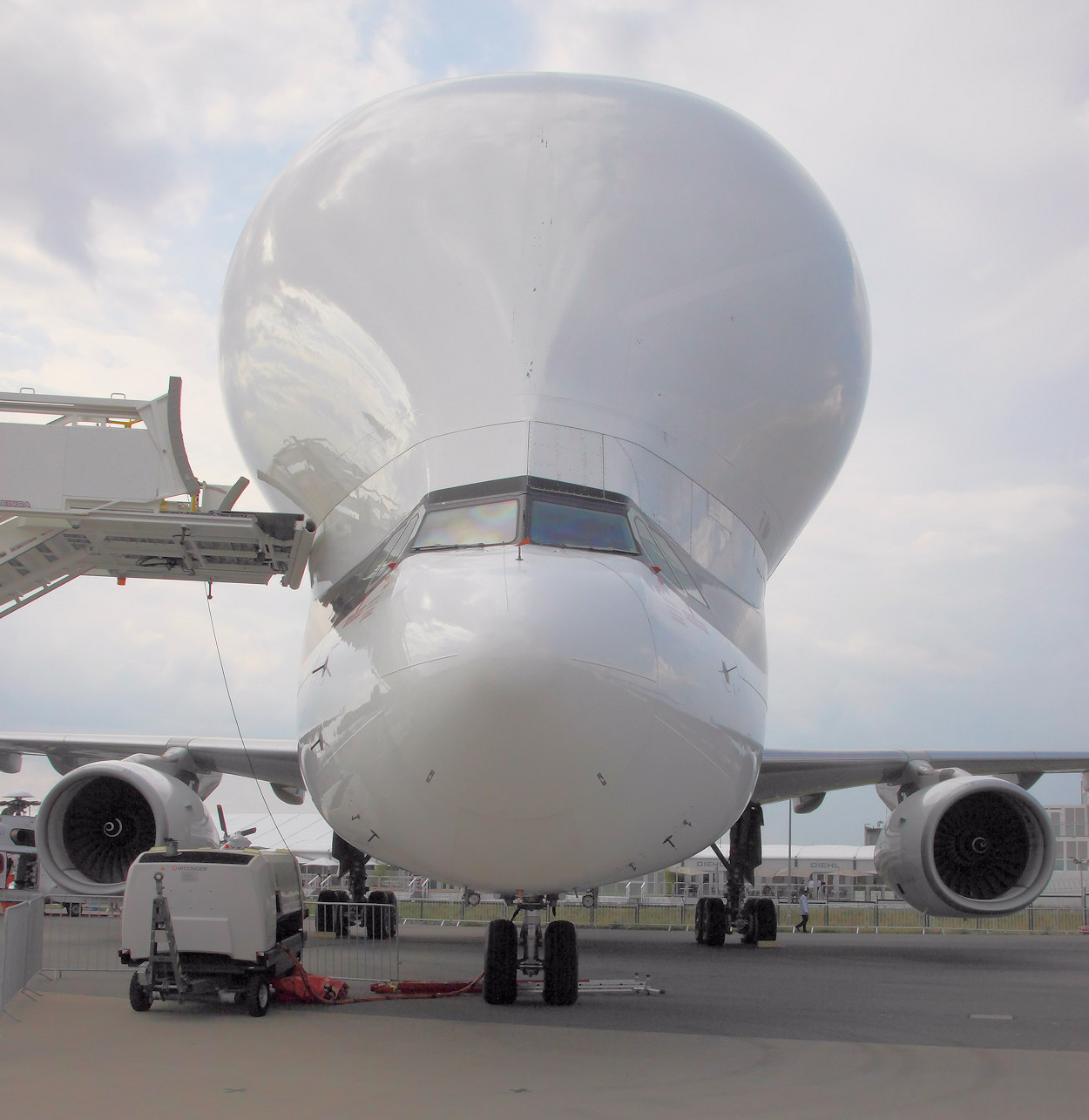 Airbus Beluga XL - Bugansicht