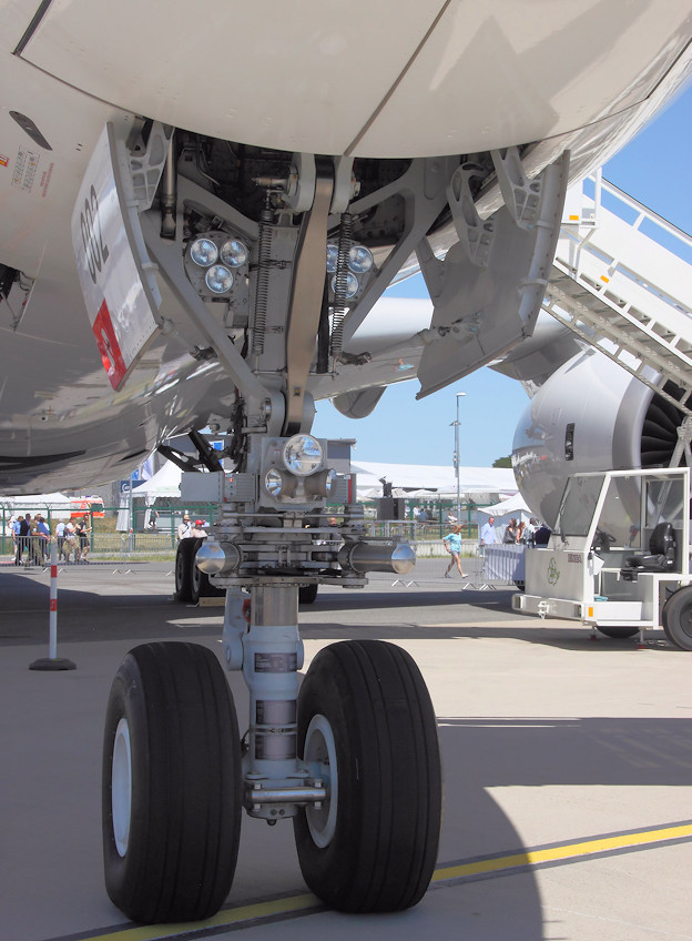 Airbus Beluga XL - Bugfahrwerk