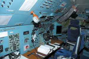 Antonow AN-124 - Cockpit links