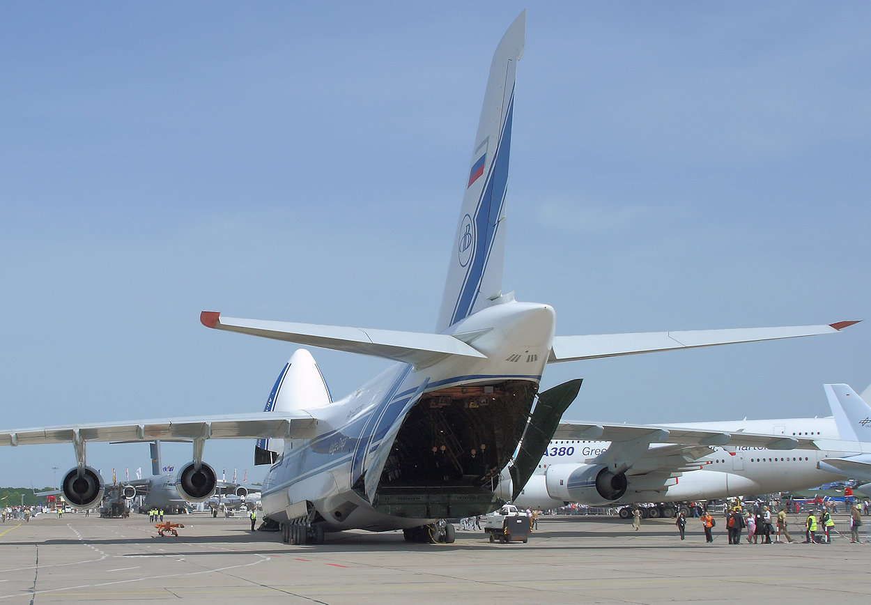 Antonow AN-124 - Heckklappe