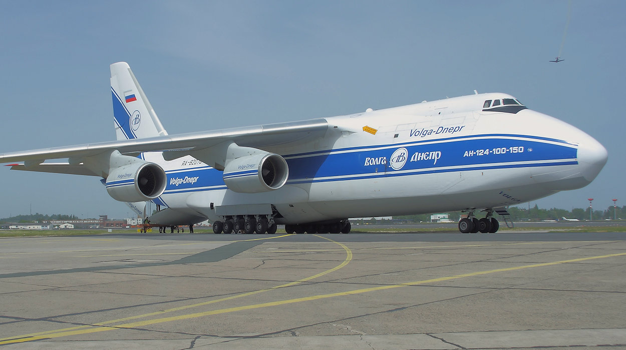 Antonow AN-124 - Frachtflugzeug