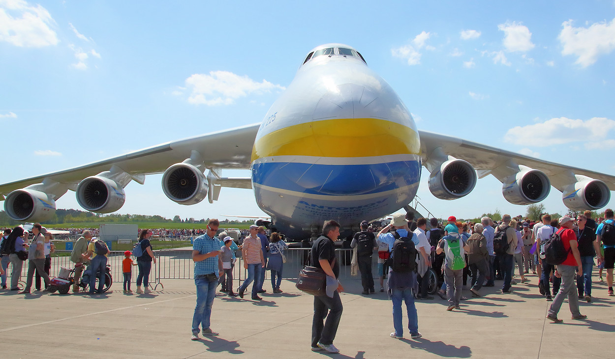 Antonow An-225 - Bugansicht