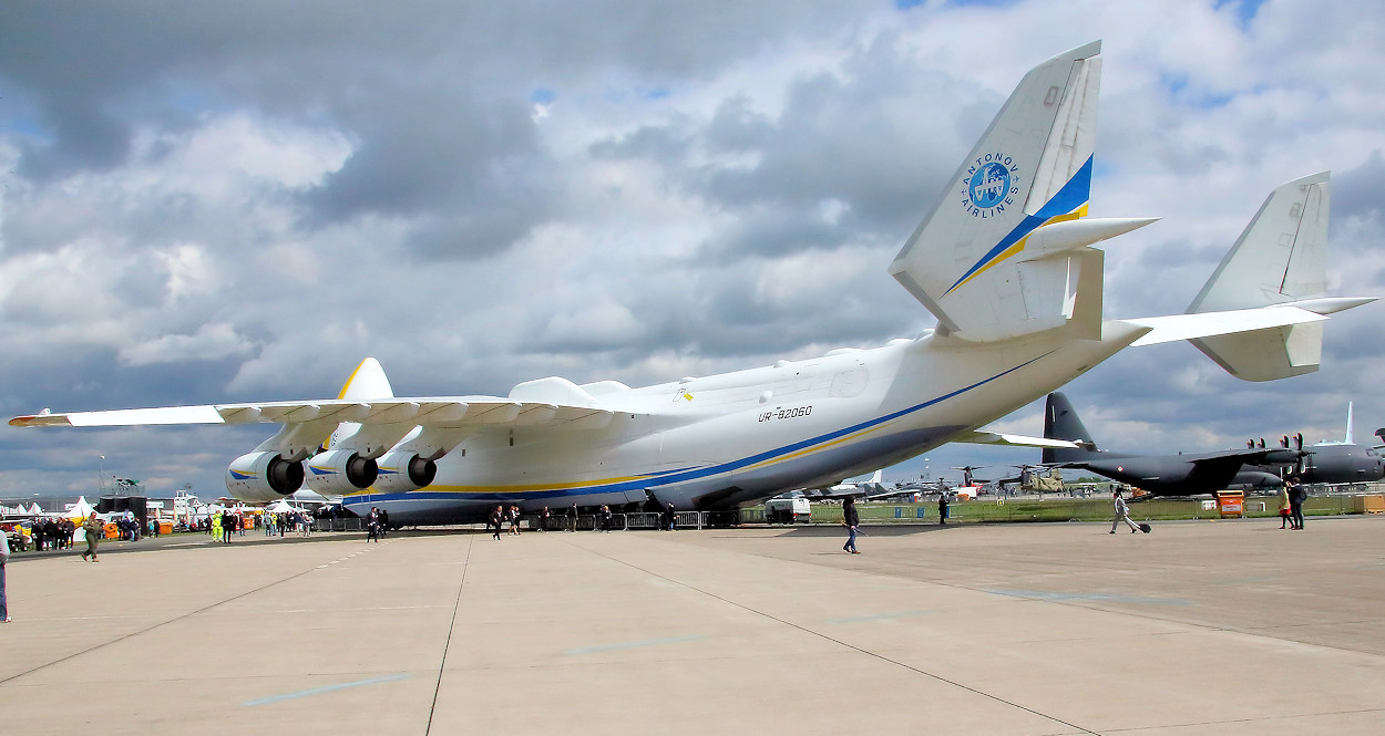 Antonow An-225 - Heckansicht