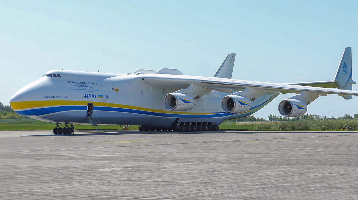 Antonow An-225 - Rollfeld