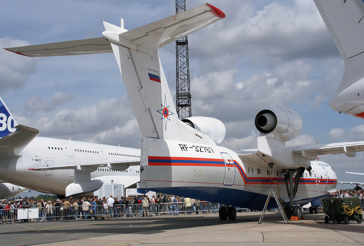 Beriev BE-200 - Leitwerk