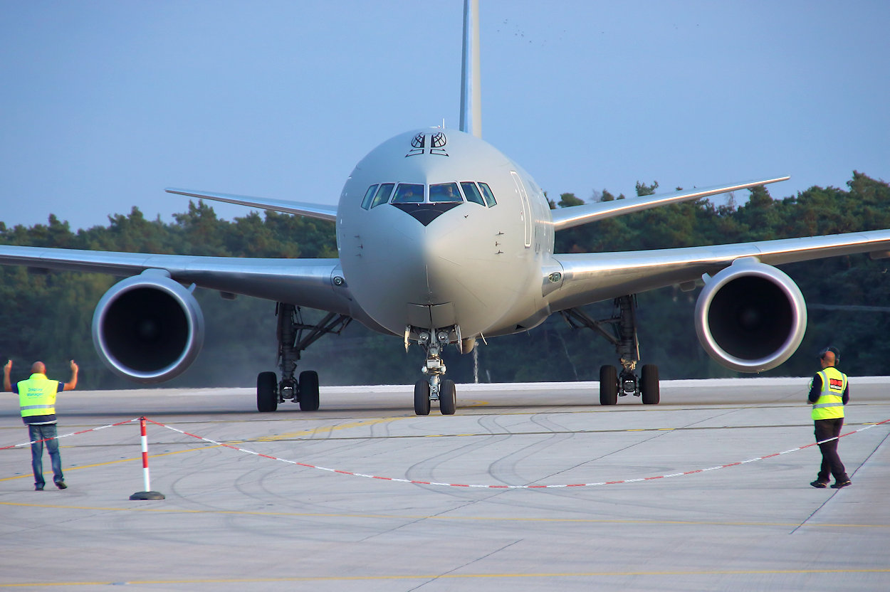 Boeing KC-767 - Bugansicht