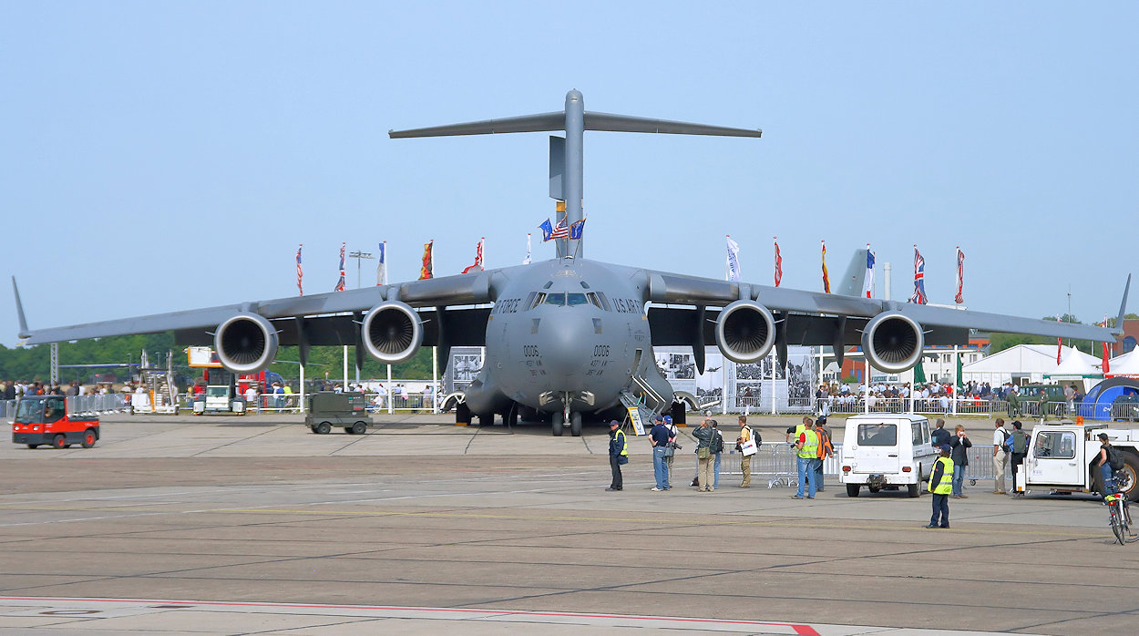 C-17 Globemaster III - Frontansicht