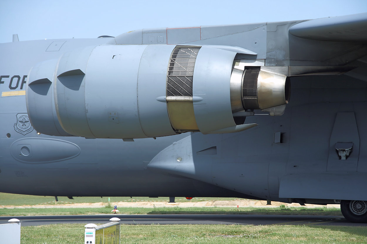 McDonnell Douglas C-17 Globemaster III - Pratt & Whitney PW 2040 Turbofan-Triebwerk