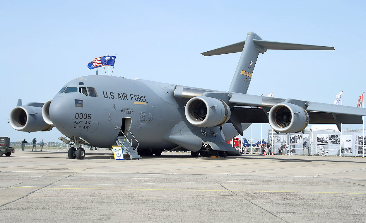 McDonnell Douglas C-17 Globemaster III - militärisches Transportflugzeug der U.S. Air Force