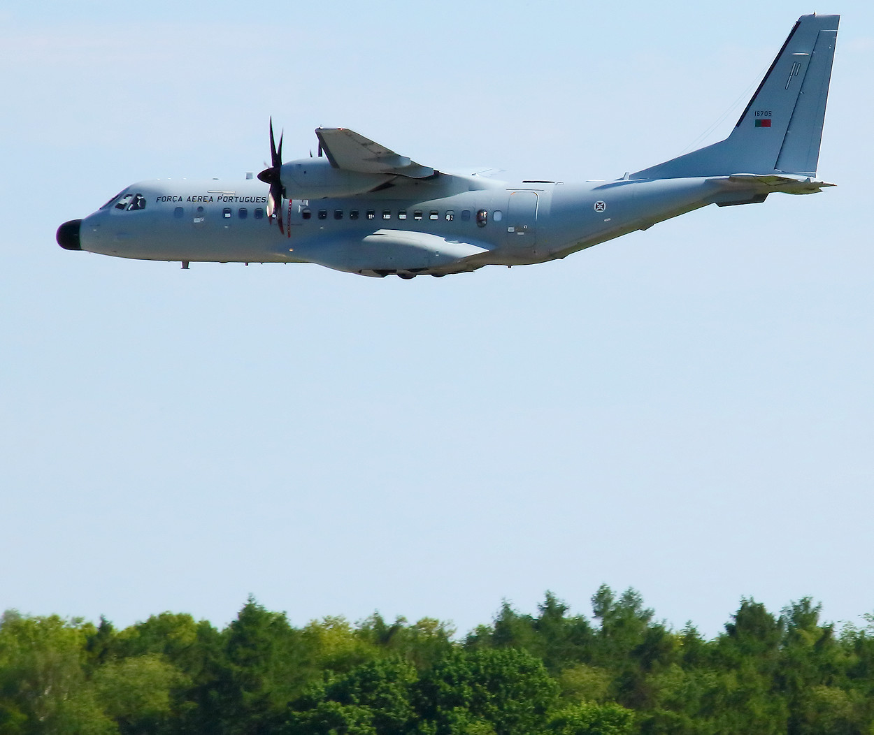 CASA C-295 - Überflug