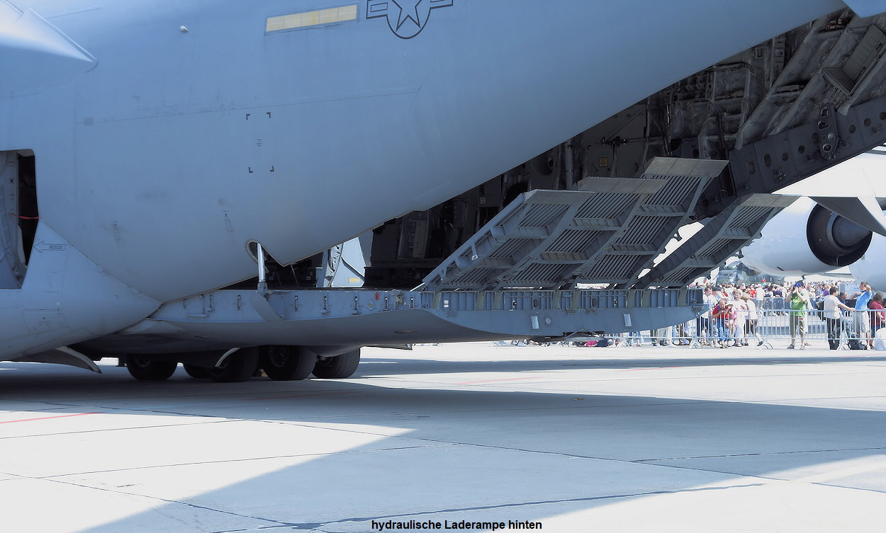 Lockheed C-5 Galaxy - Laderampe im Heck