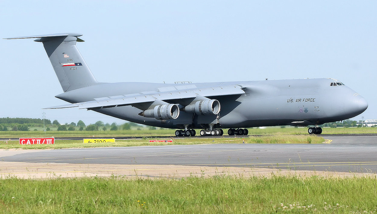 Lockheed C-5 Galaxy - Startbahn