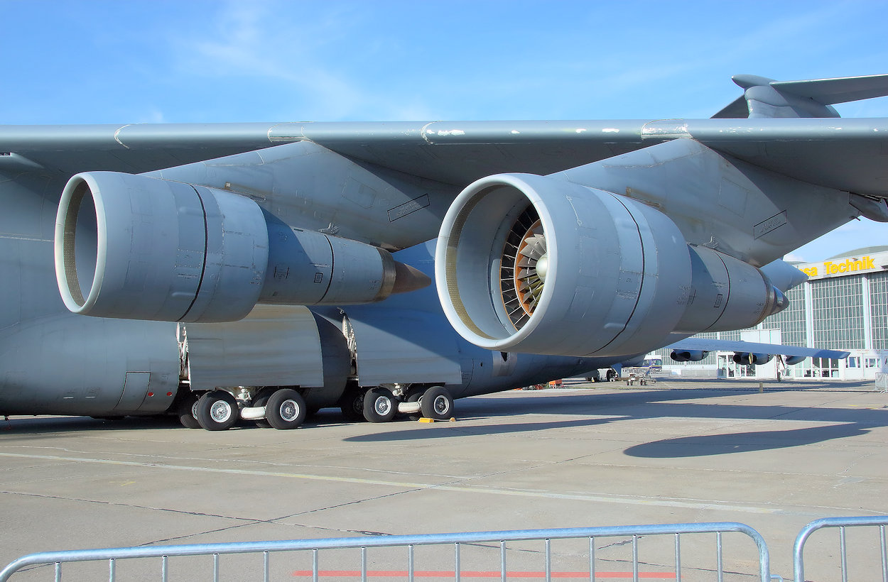 Lockheed C-5 Galaxy - Triebwerke