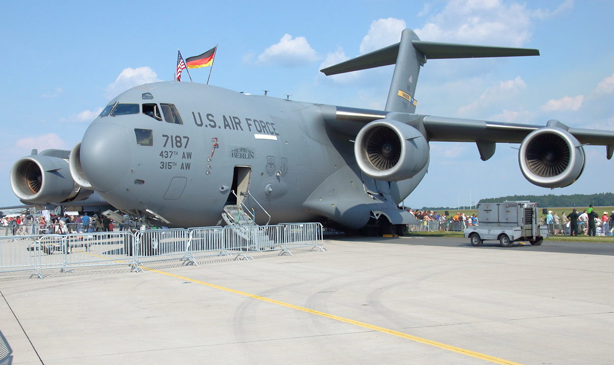 McDonnell Douglas C-17 Globemaster III - Flugzeug