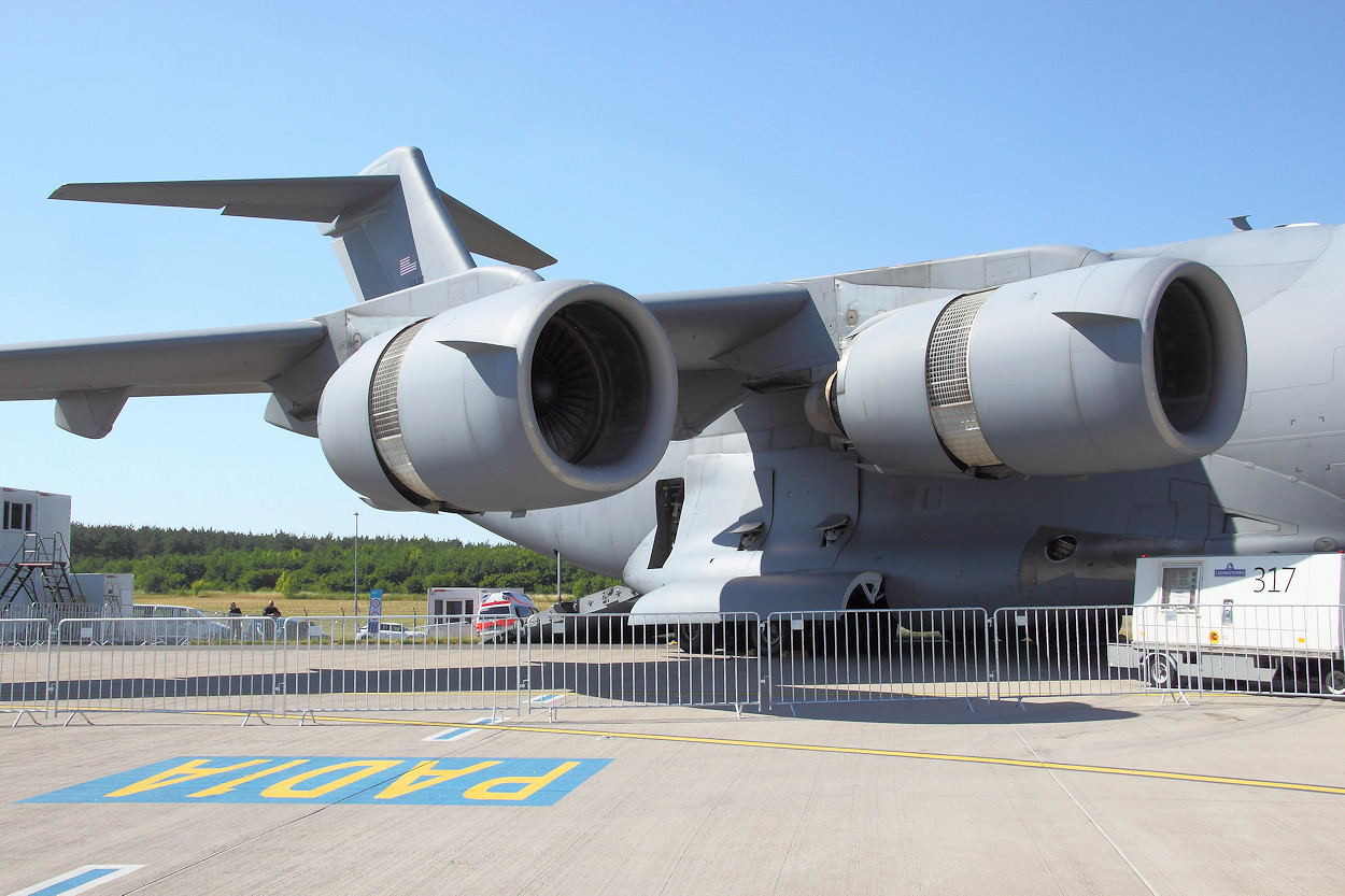 McDonnell Douglas C-17 Globemaster III - Triebwerke