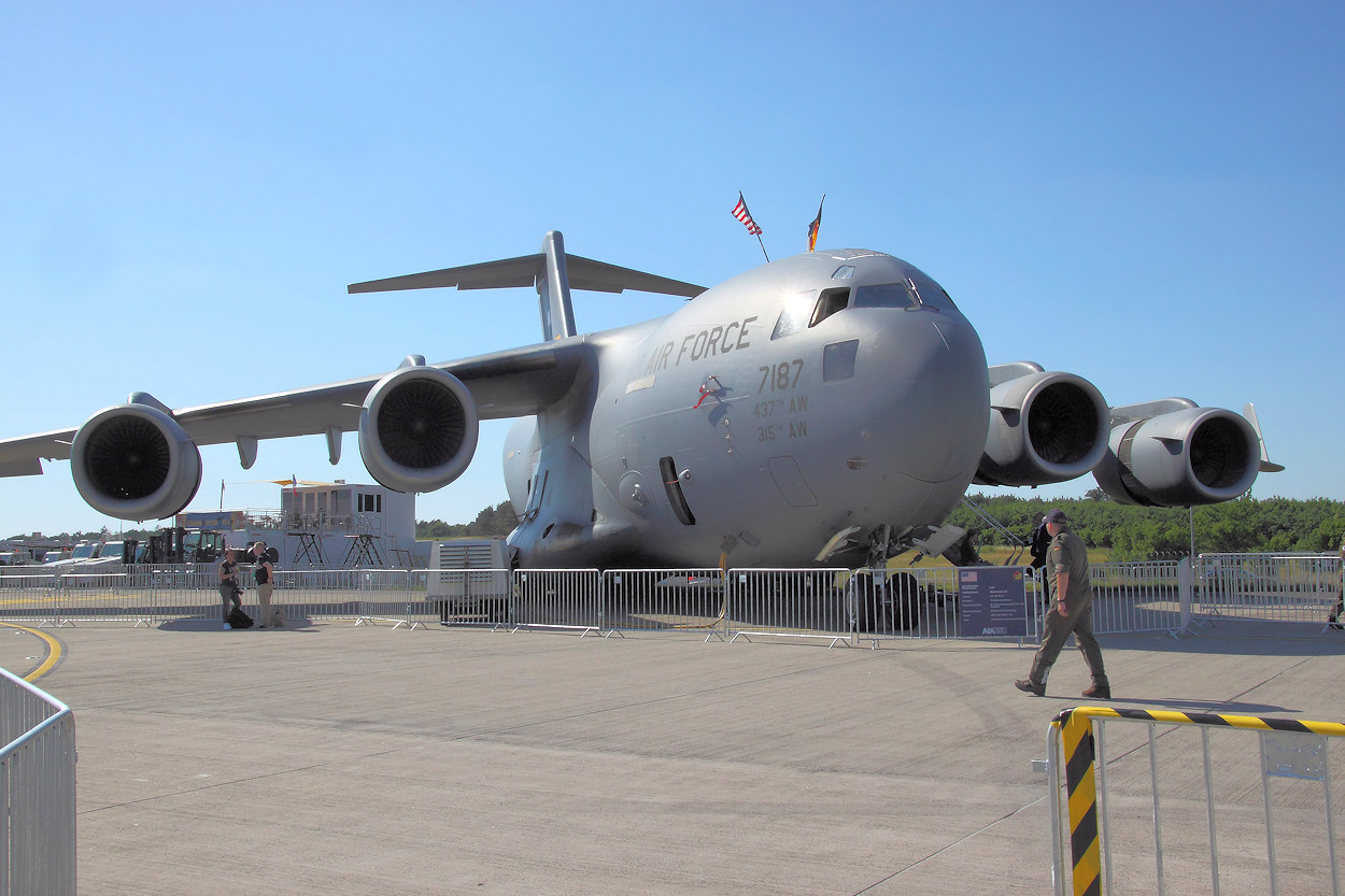 McDonnell Douglas C-17 Globemaster III Transportflugzeug