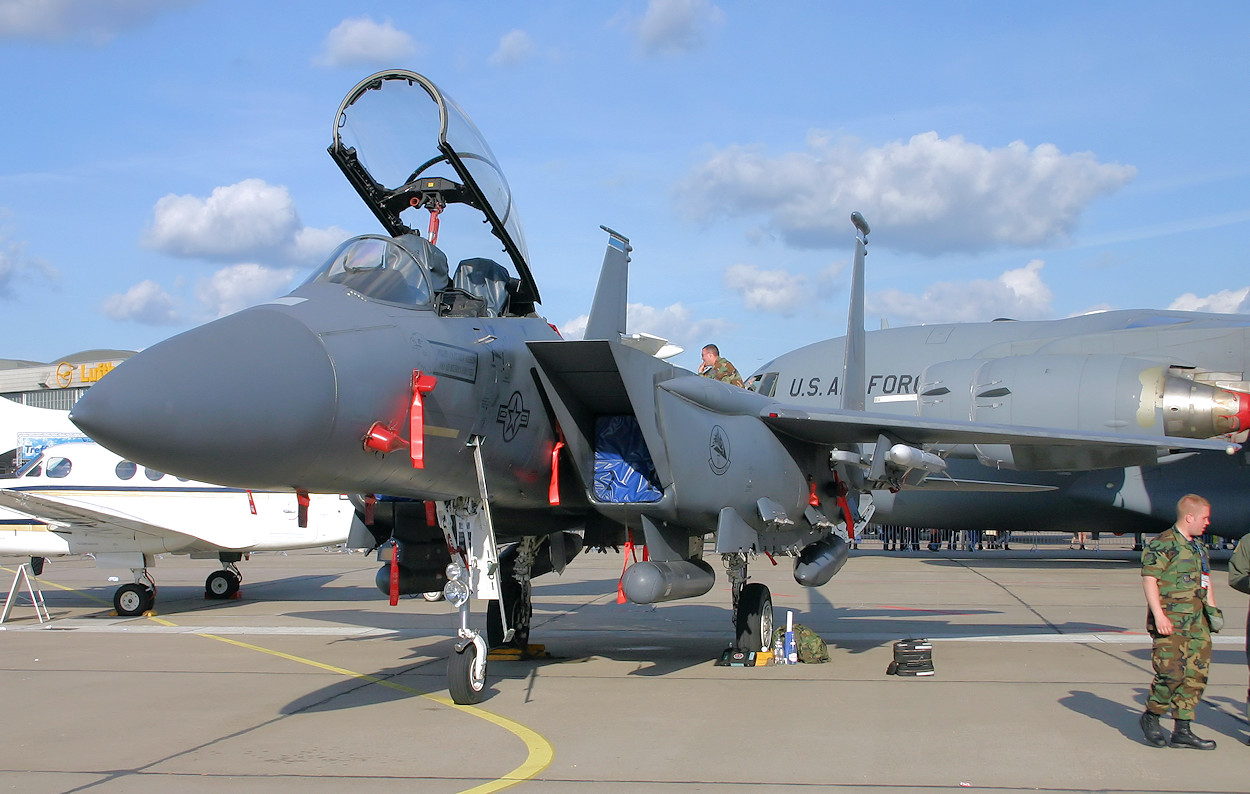 McDonnell Douglas F-15 Strike Eagle - Kampfflugzeug der USA