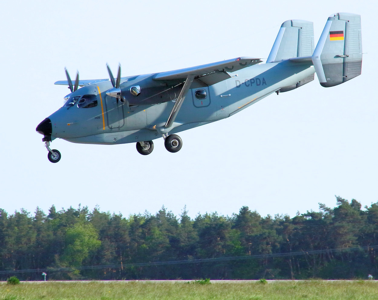 PZL M28 Skytruck - Landeanflug