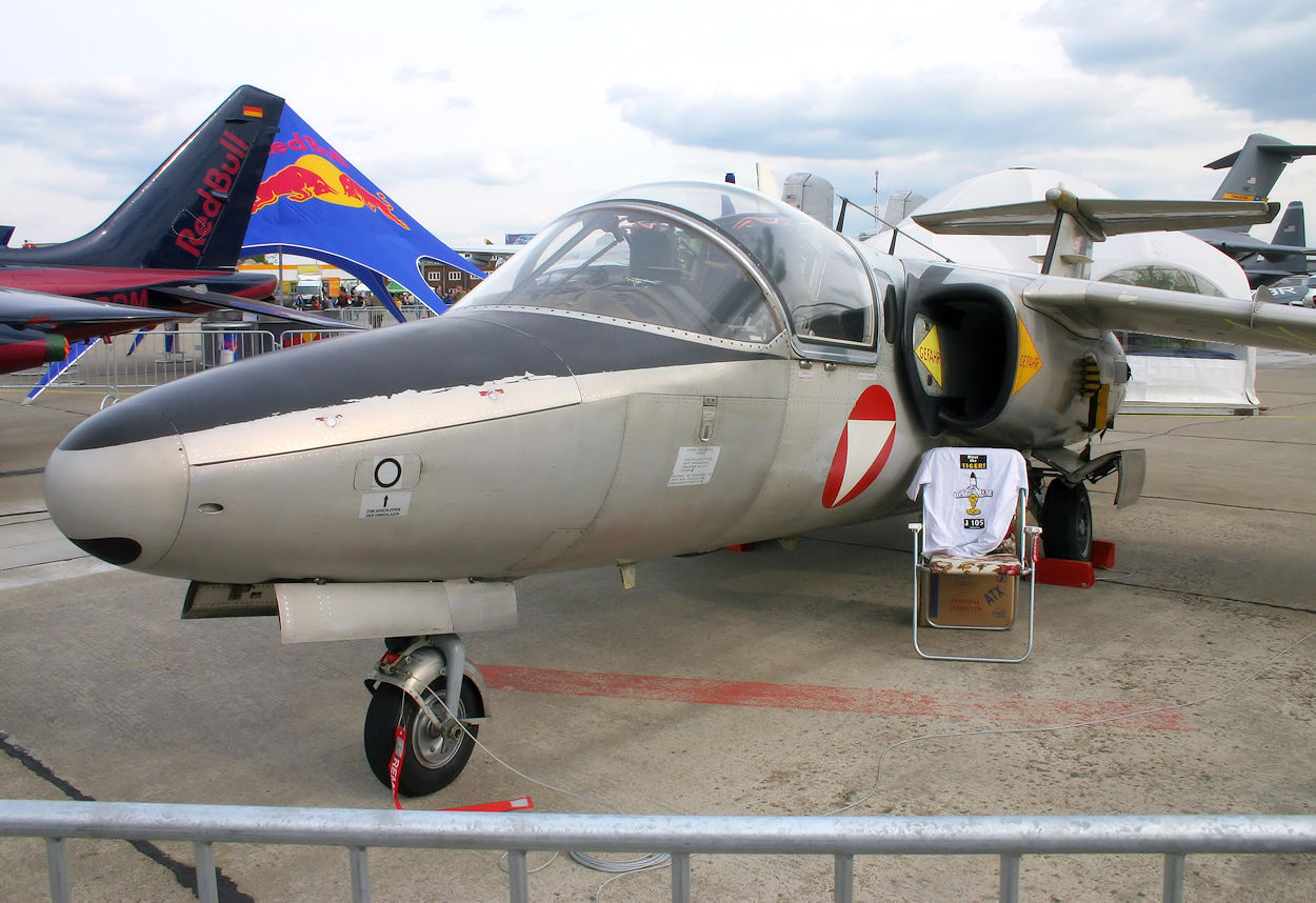 Saab 105 OE - Schulterdecker mit T-Leitwerk