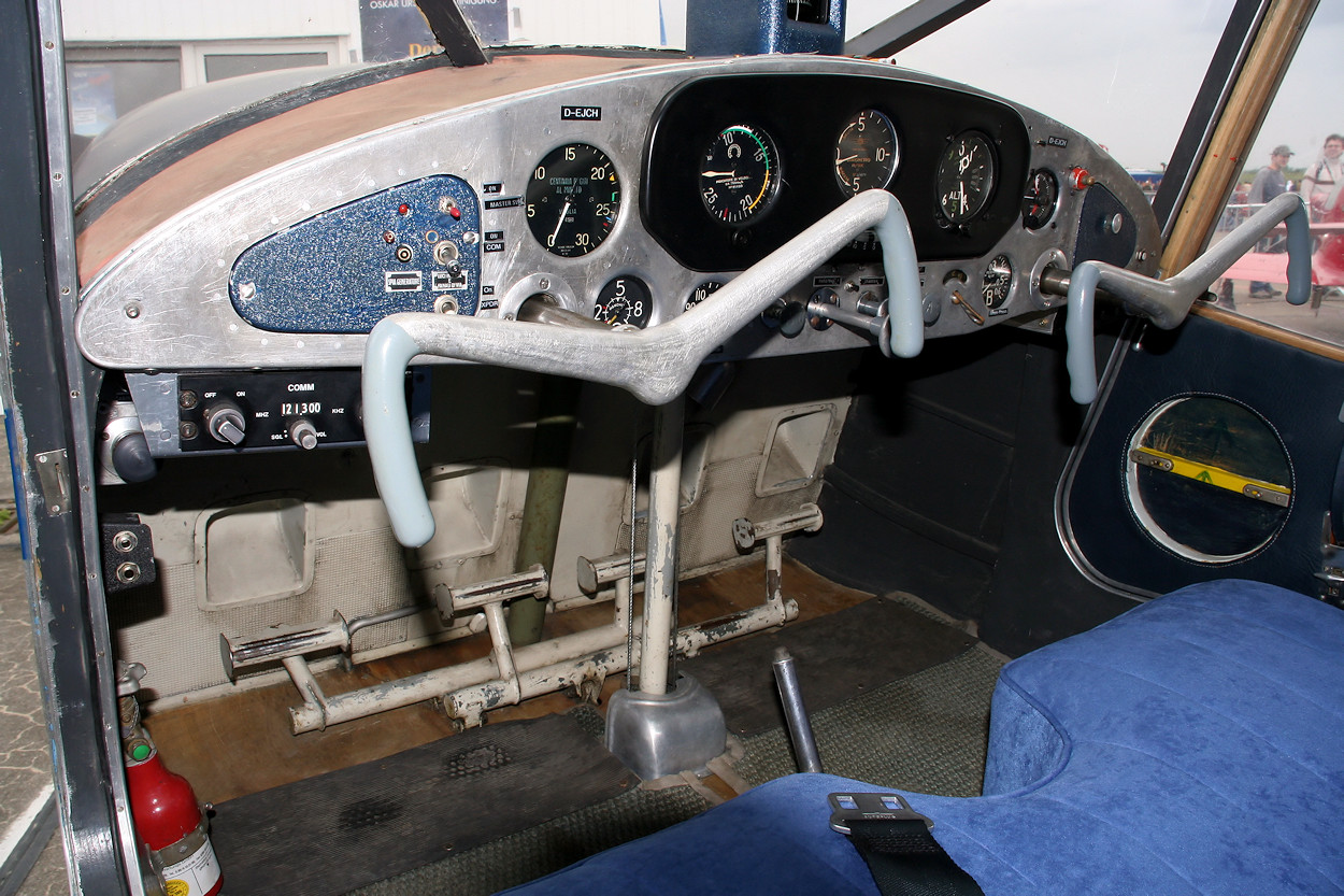 Aermacchi MB 308 - Cockpit