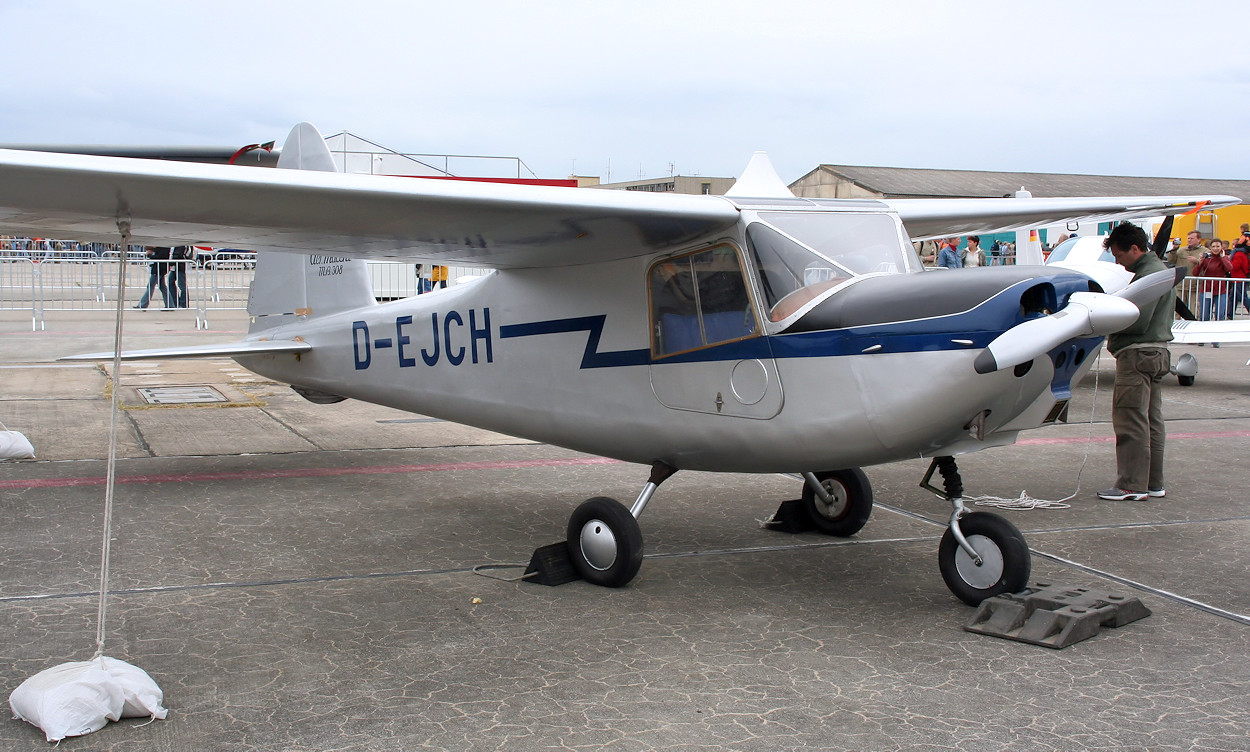 Aermacchi MB 308 - Reiseflugzeug