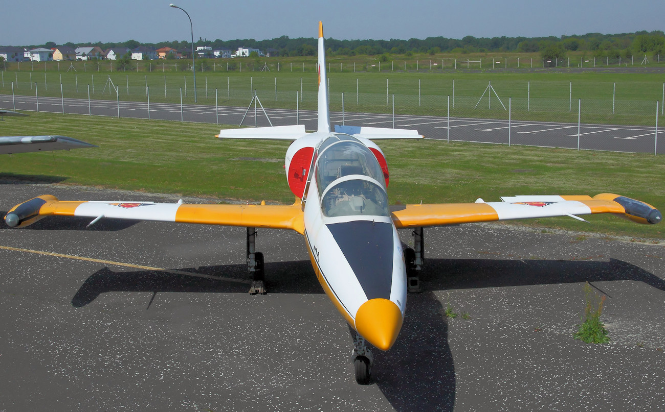 Aero L-39 V Albatros - Bugansicht