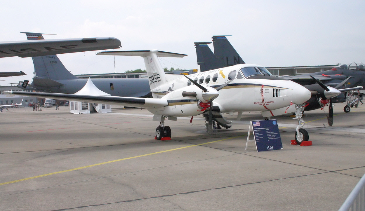 Beech C-12 Huron - Raytheon Beechcraft