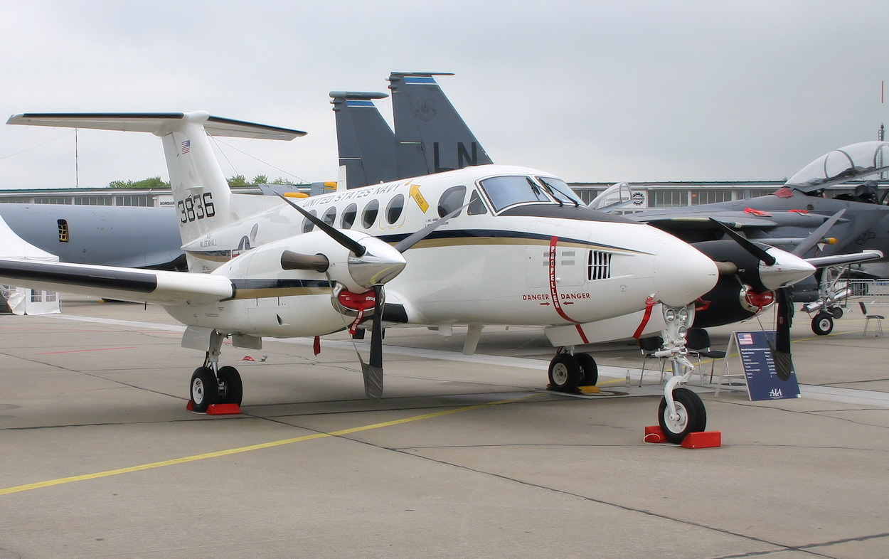 Beech C-12 Huron - United States Navy