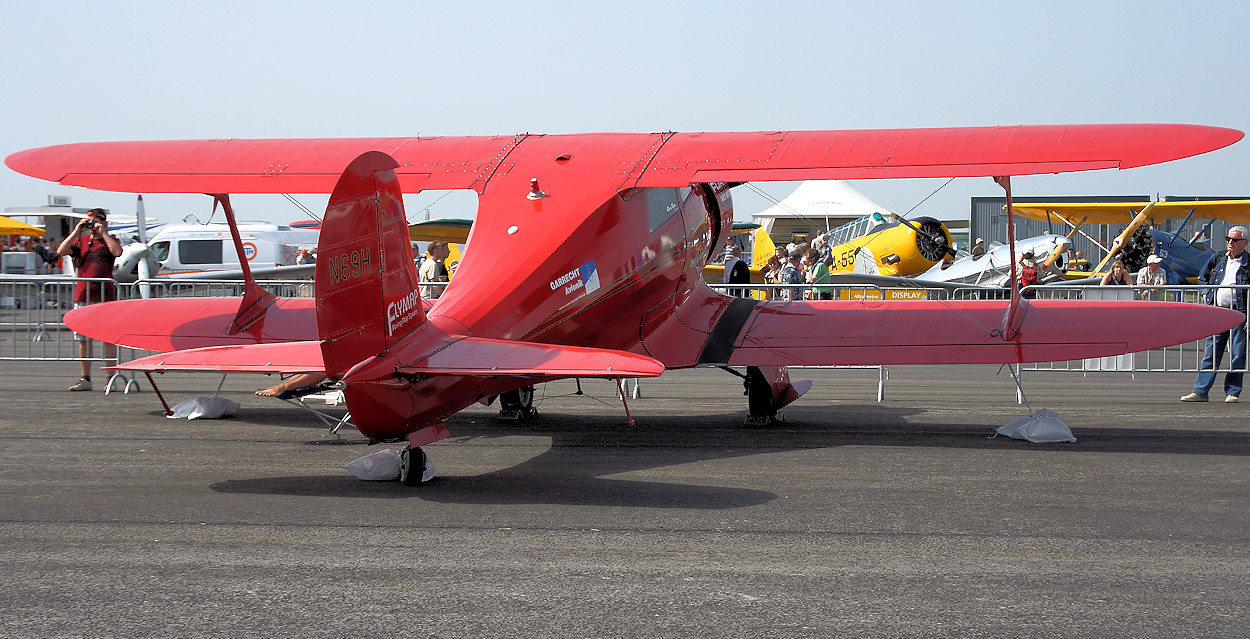 Beechcraft Model 17 Staggerwing - Leitwerk