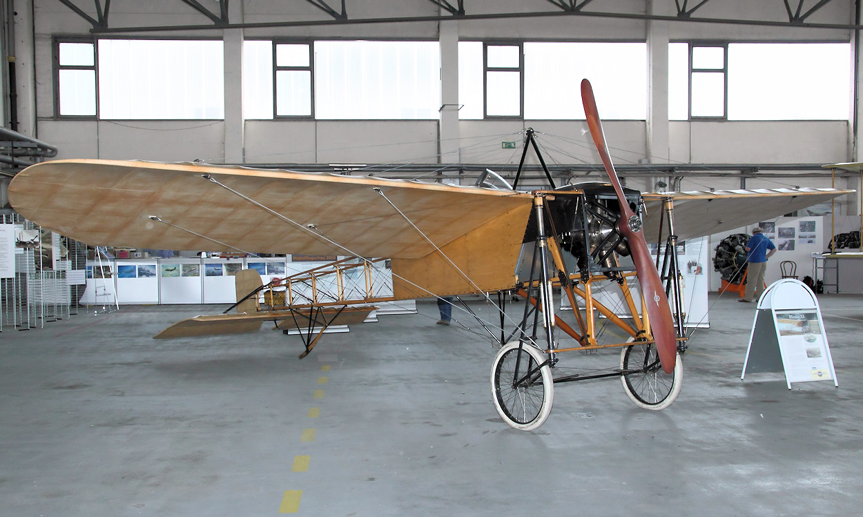 Bleriot XI - Louis Bleriot überflog den Ärmelkanal