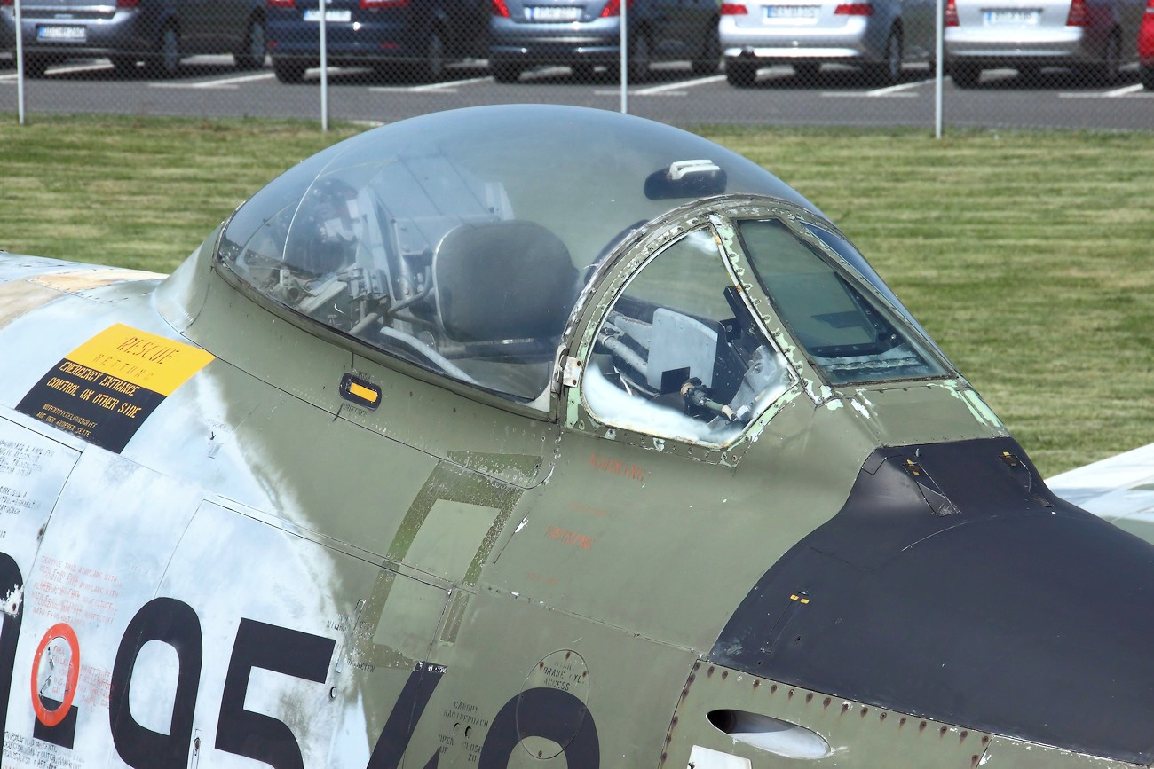 CANADAIR CL-13B SABRE - Cockpit