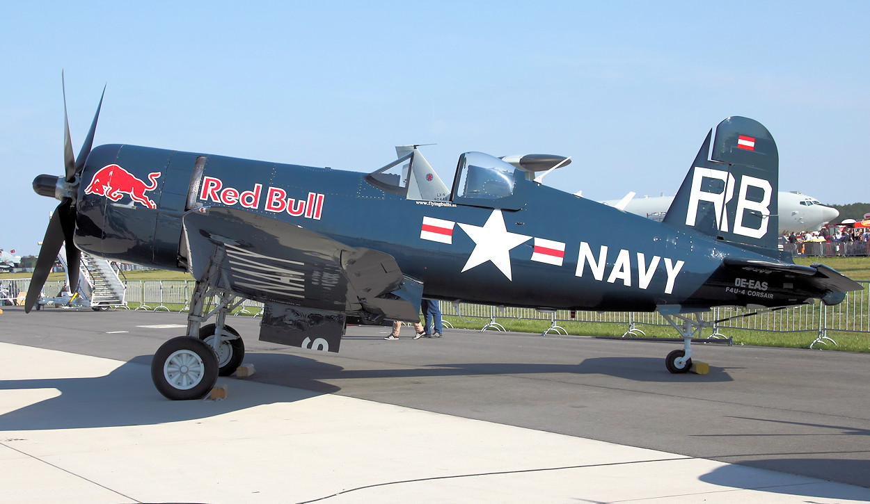 Chance Vought F4U-4 Corsair - Kampfflugzeug mit Doppelsternmotor