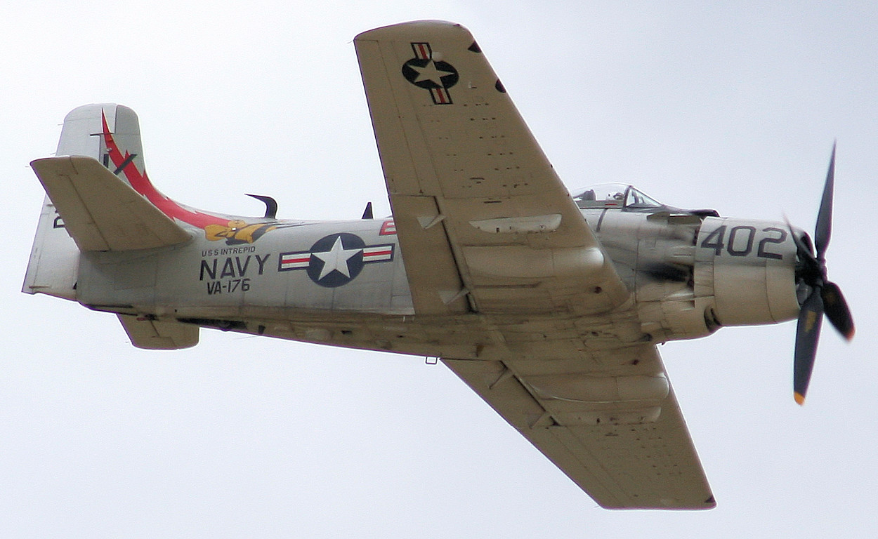 Douglas AD-4N Skyraider - Flug