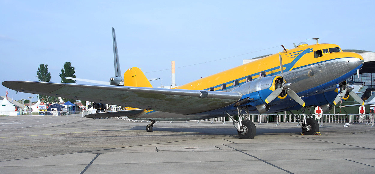 Douglas DC-3 Passagierflugzeug auf der