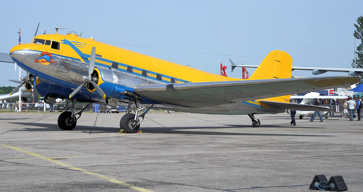 Douglas DC-3 - Vorfeld der ILA