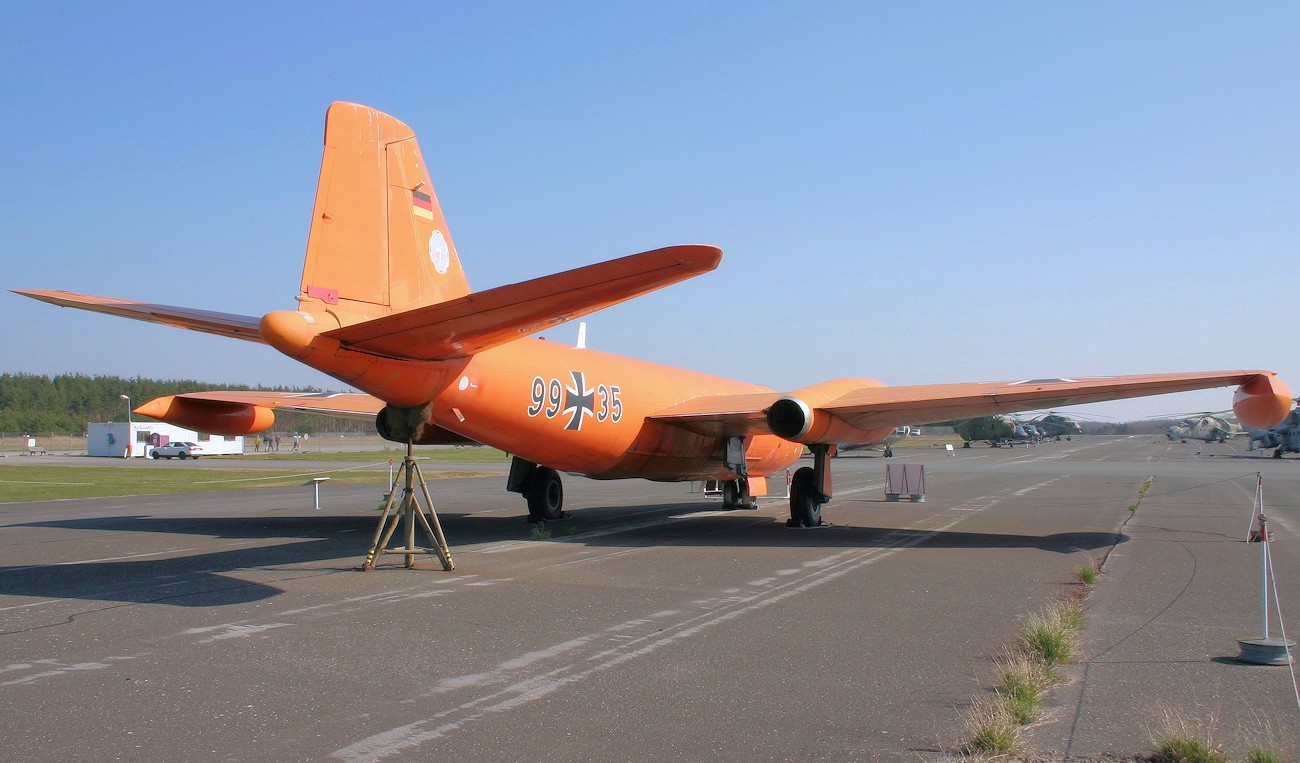 English Electric Canberra B.2 - Leitwerk