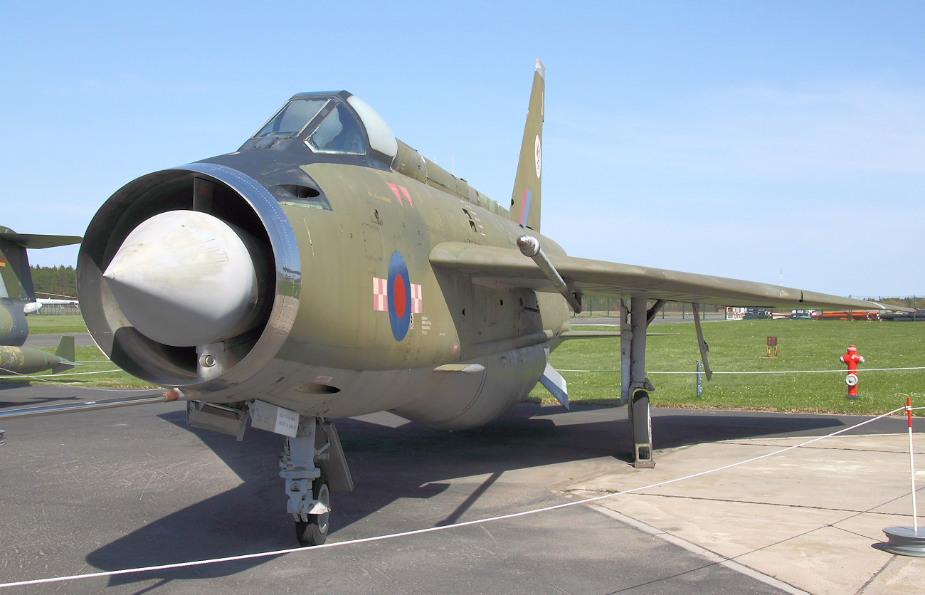 English Electric Lightning - Bugansicht