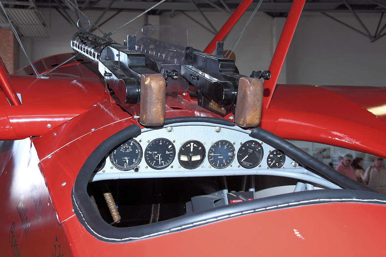 Fokker DR 1 - Cockpit