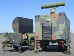 HAWK - Feuerleitstand + Dopplererfassungsradar