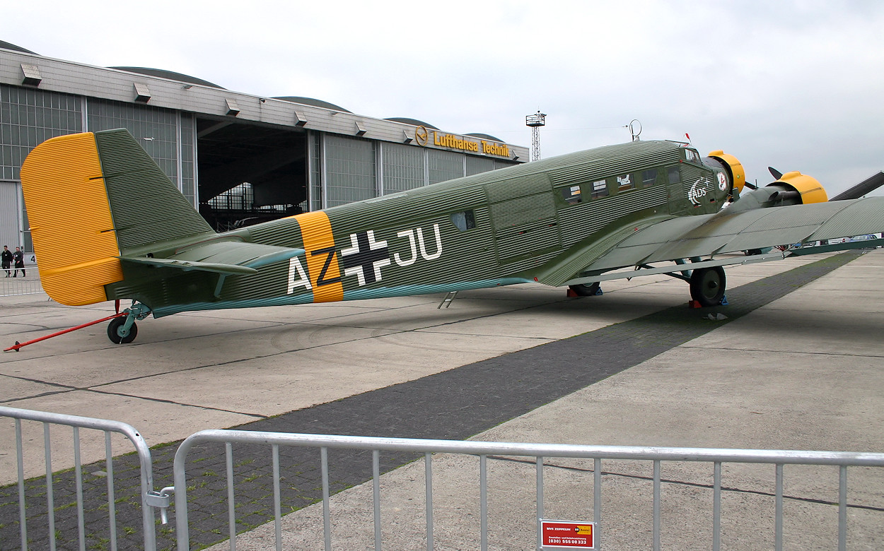 JU-52 - Wellblechflugzeug